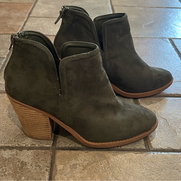 Joie Kayden olive suede ankle boots. Sz 8.5 - Picture 1 of 6